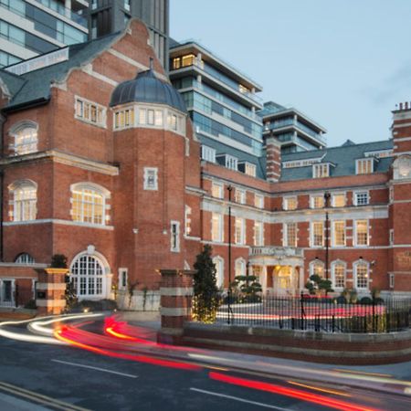 더 라리트 런던 외부 사진 The former St Mary's Hospital