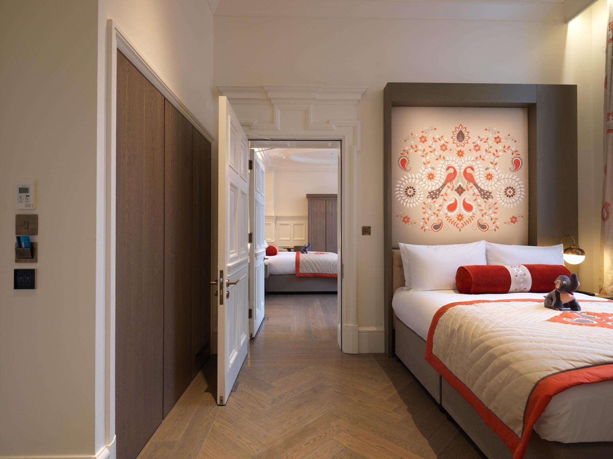 더 라리트 런던 외부 사진 A suite at the hotel