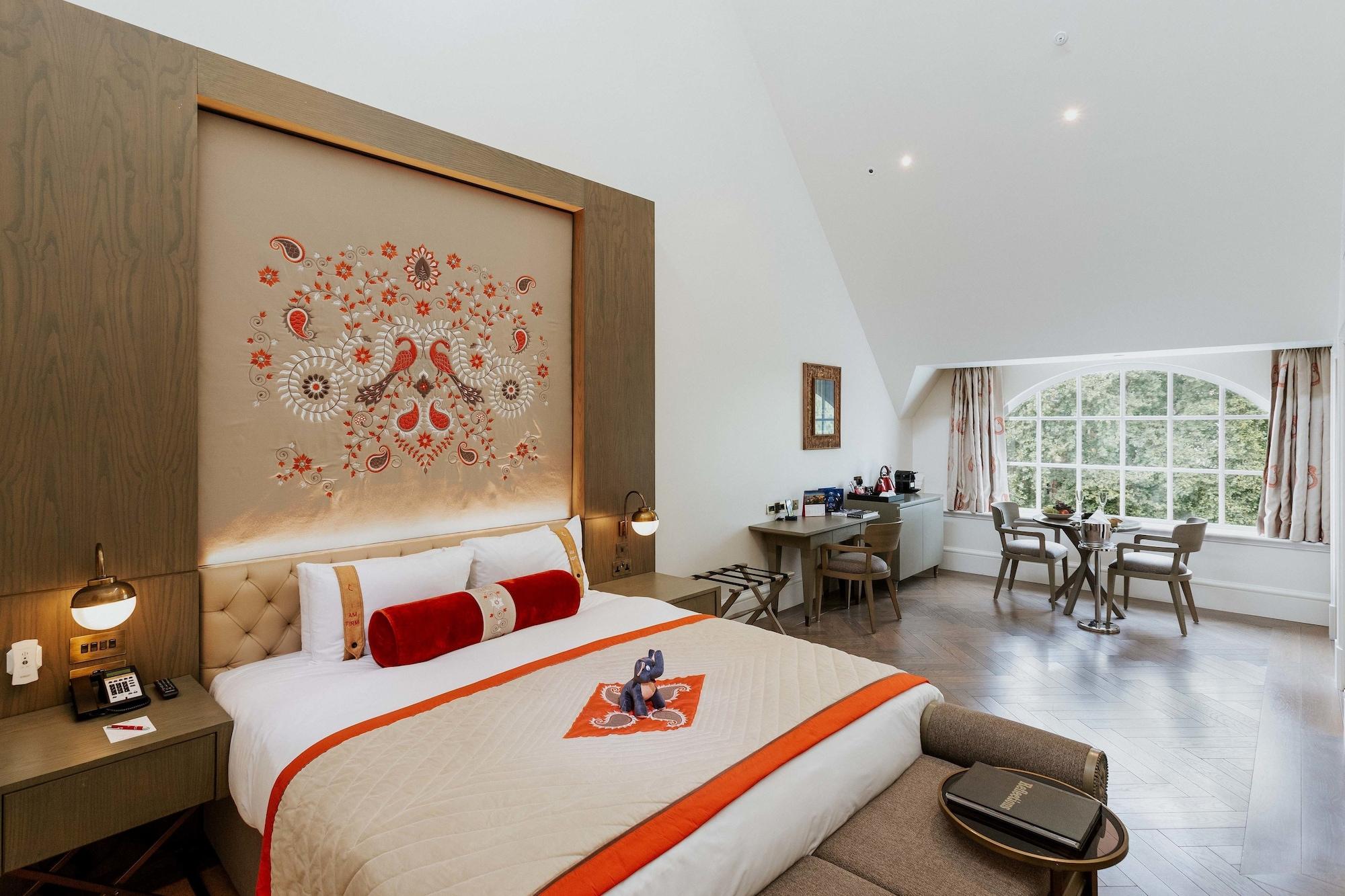 더 라리트 런던 객실 사진 A room at the Taj Bengal