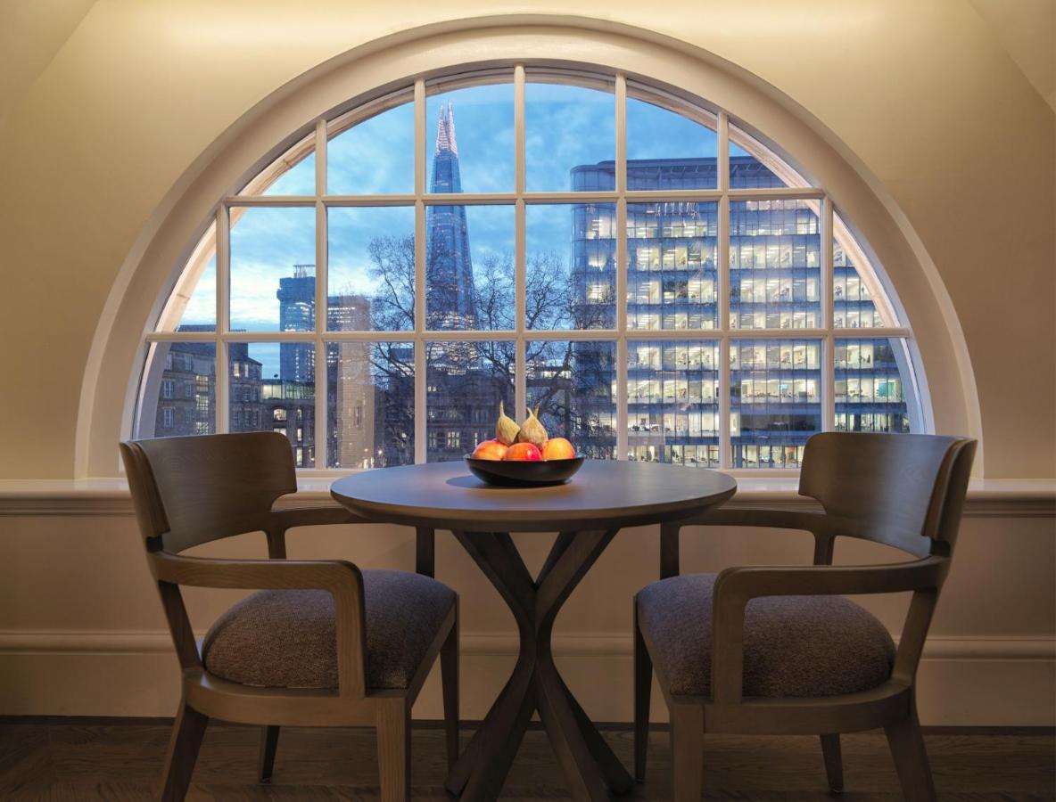 더 라리트 런던 객실 사진 The Library at The Ivy